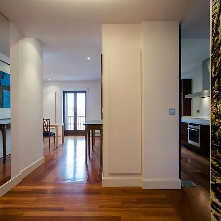 Alderdi Eder By People アパート サン・セバスティアン