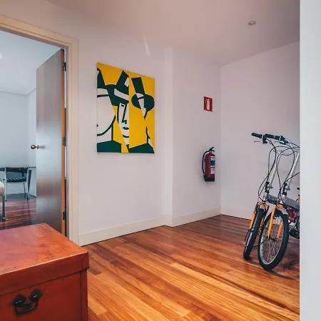 Alderdi Eder By People * サン・セバスティアン