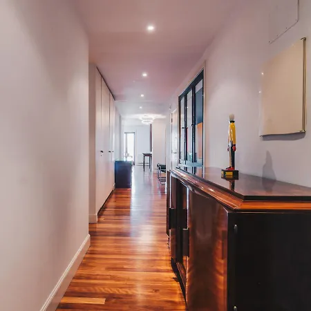 Alderdi Eder By People * サン・セバスティアン